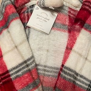 NWT Pottery Barn Winslow Plaid Plush Robe Multi